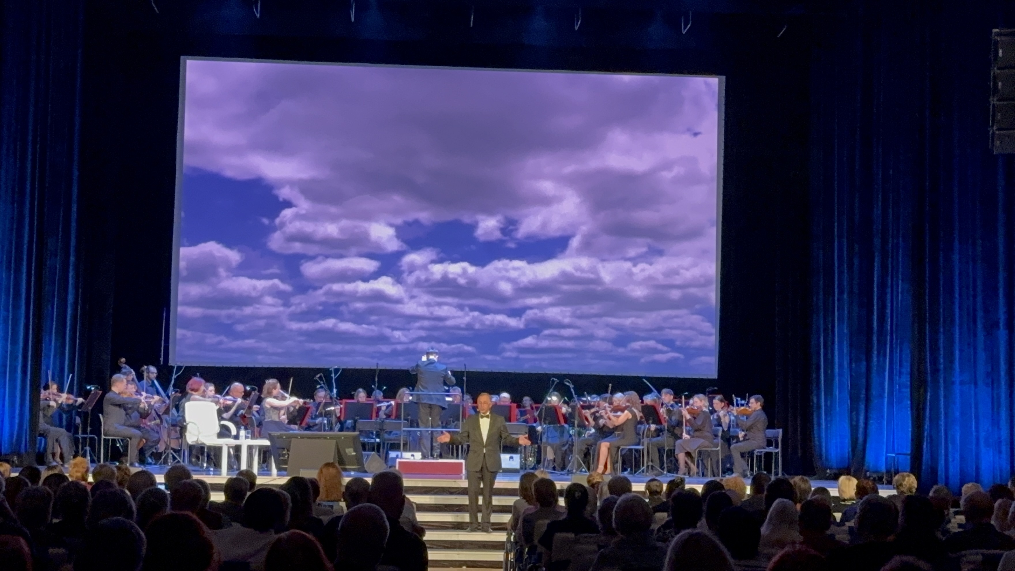 Yaroslavl Academic Governor’s Symphony Orchestra под руководством Василия Валитова принял участие в спектакле-концерте «Фрагменты божьего искусства»